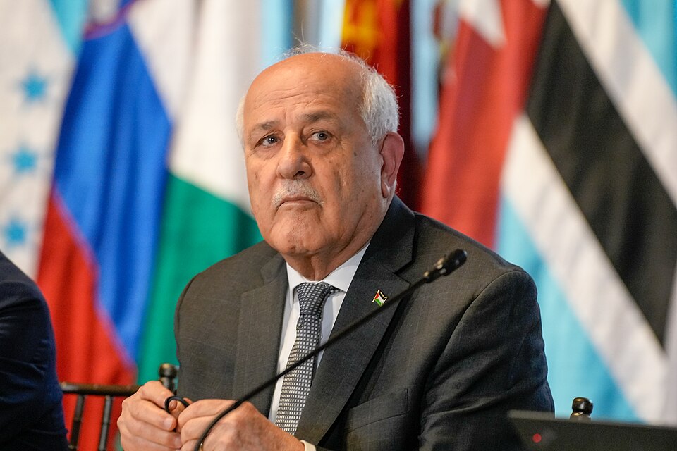 رياض منصور